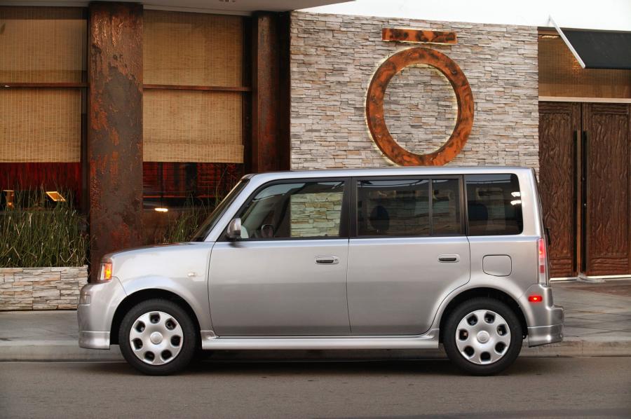  Scion xB 2003 года  (фото 42 из 42)